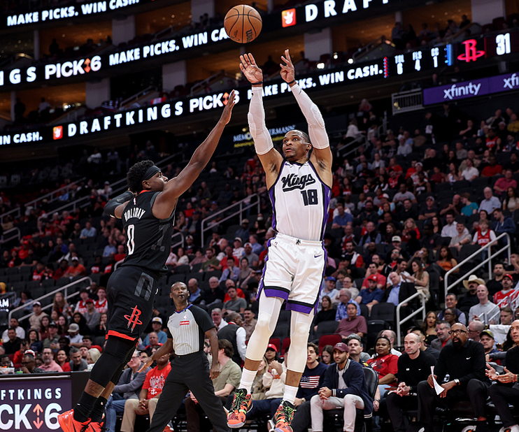 一度领先36分！申京26+13+11创三纪录 休媒：怪物一般的三双贡献